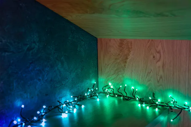 twinkly-cluster-multicolor-white-smarte-led-lichterkette-mit-dichter-led-verteil image 1