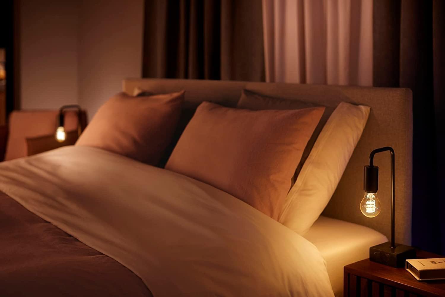 philips-hue-white-e27-filament-led-lampe-550-lm-dimmbare-edison-lampe-mit-warmwe image 5