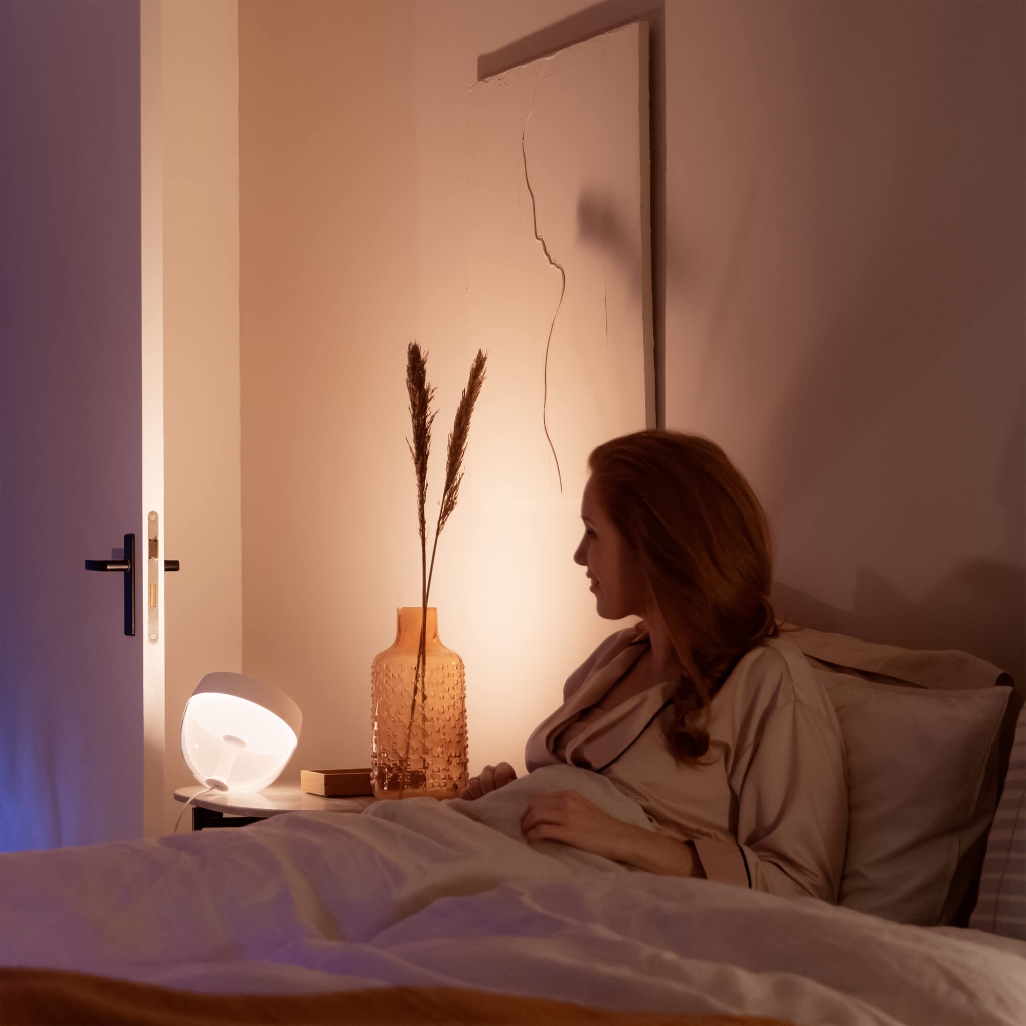 philips-hue-white-color-ambiance-iris-tischleuchte-570-lm-16-mio-farben-deep-dim image 7