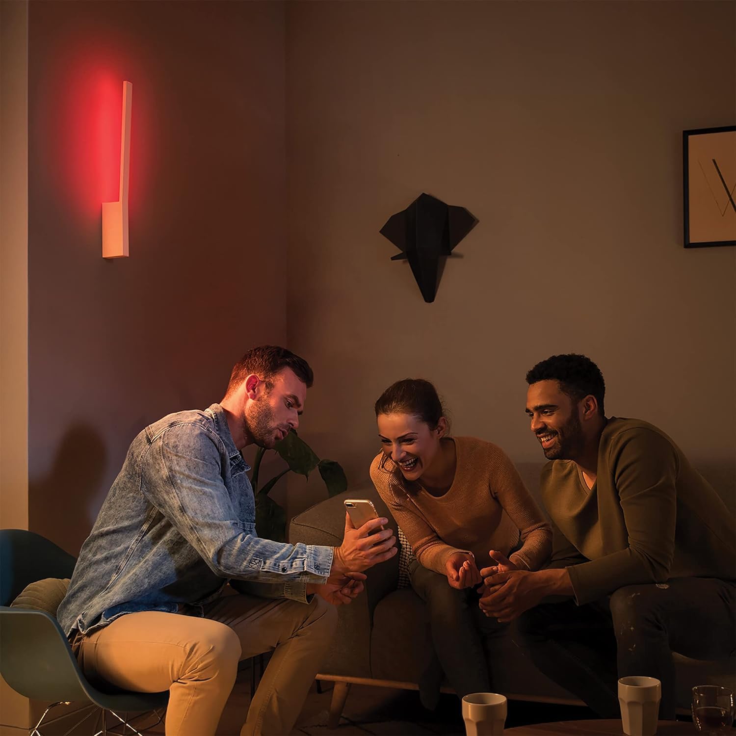 philips-hue-white-color-ambiance-liane-wandleuchte-wei-dimmbar-16-mio-farben-ind image 7