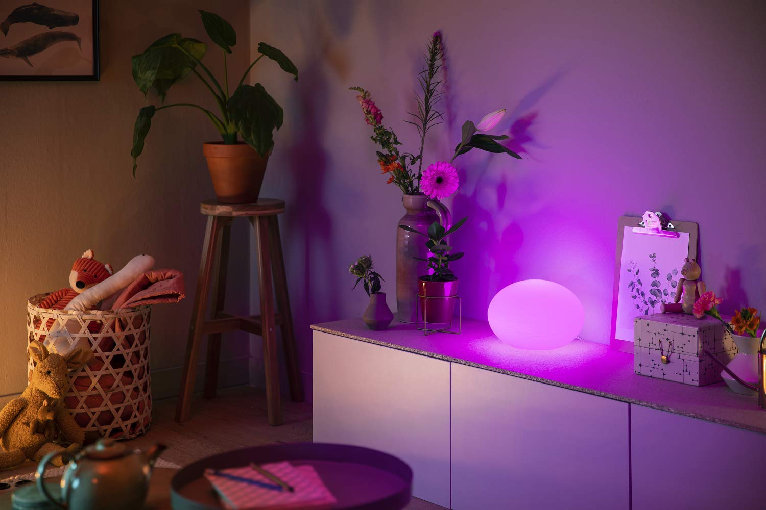 philips-hue-flourish-tischleuchte-led-tisch-nachttischlampe-wei-16-mio-farben-wh image 5