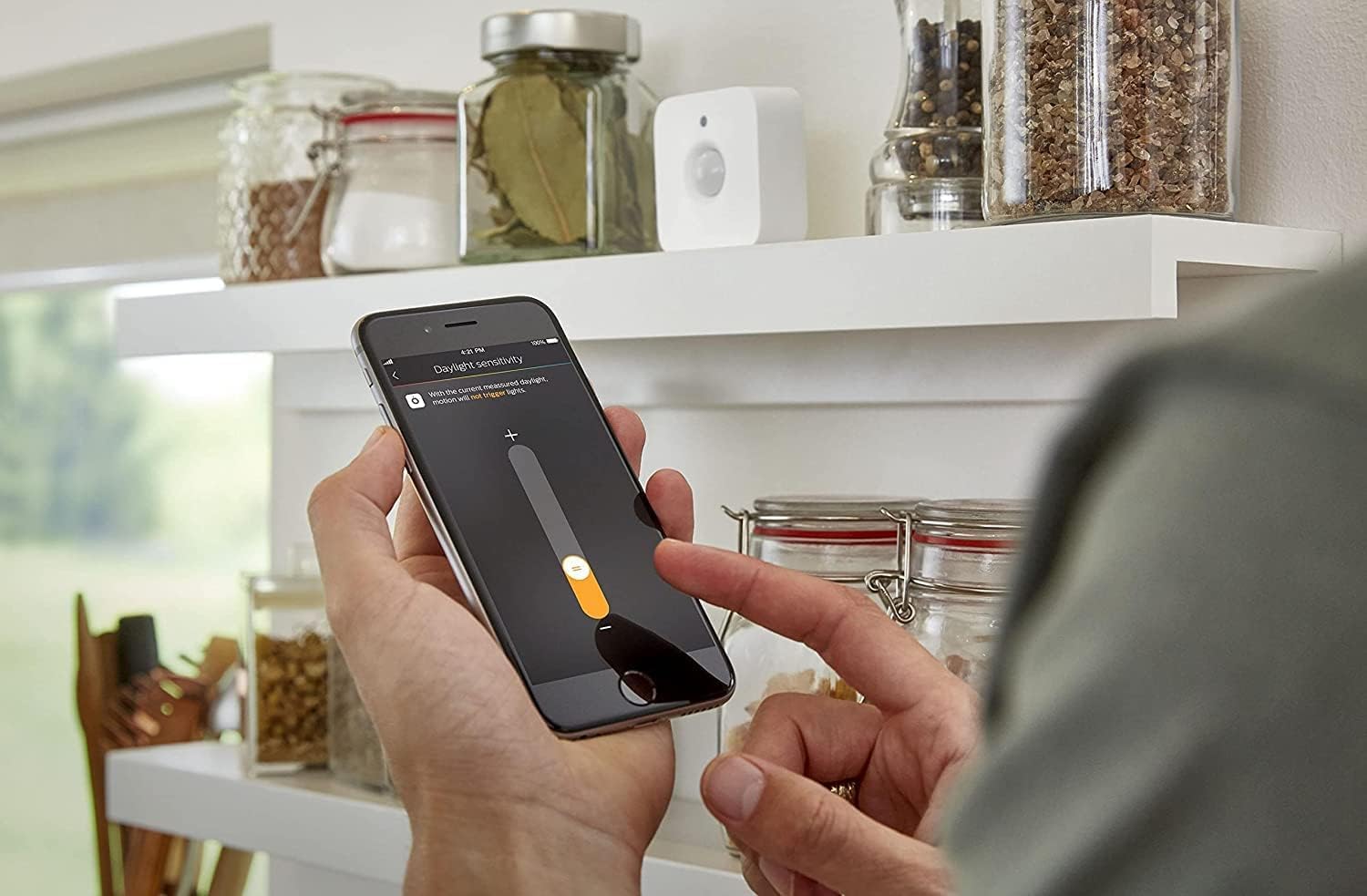 philips-hue-bewegungsmelder-indoor-tageslichtsensor-f-r-automatische-lichtsteuer image 4