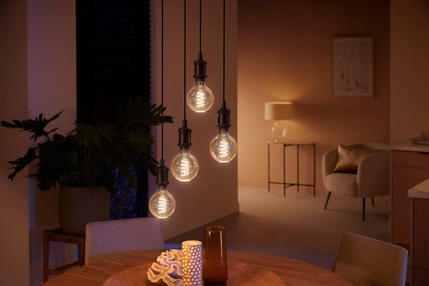 philips-hue-white-e27-filament-led-lampe-550-lm-dimmbare-edison-lampe-mit-warmwe image 3
