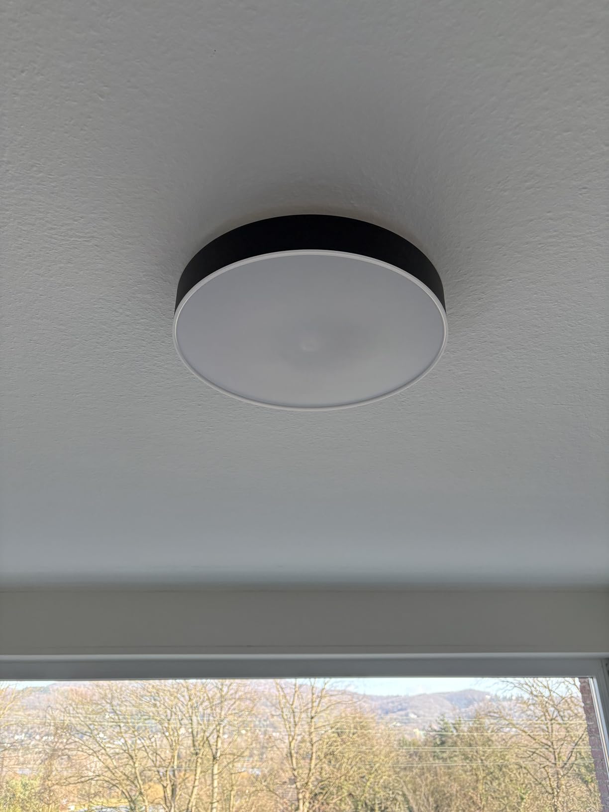 Helles Licht fürs große Wohnzimmer