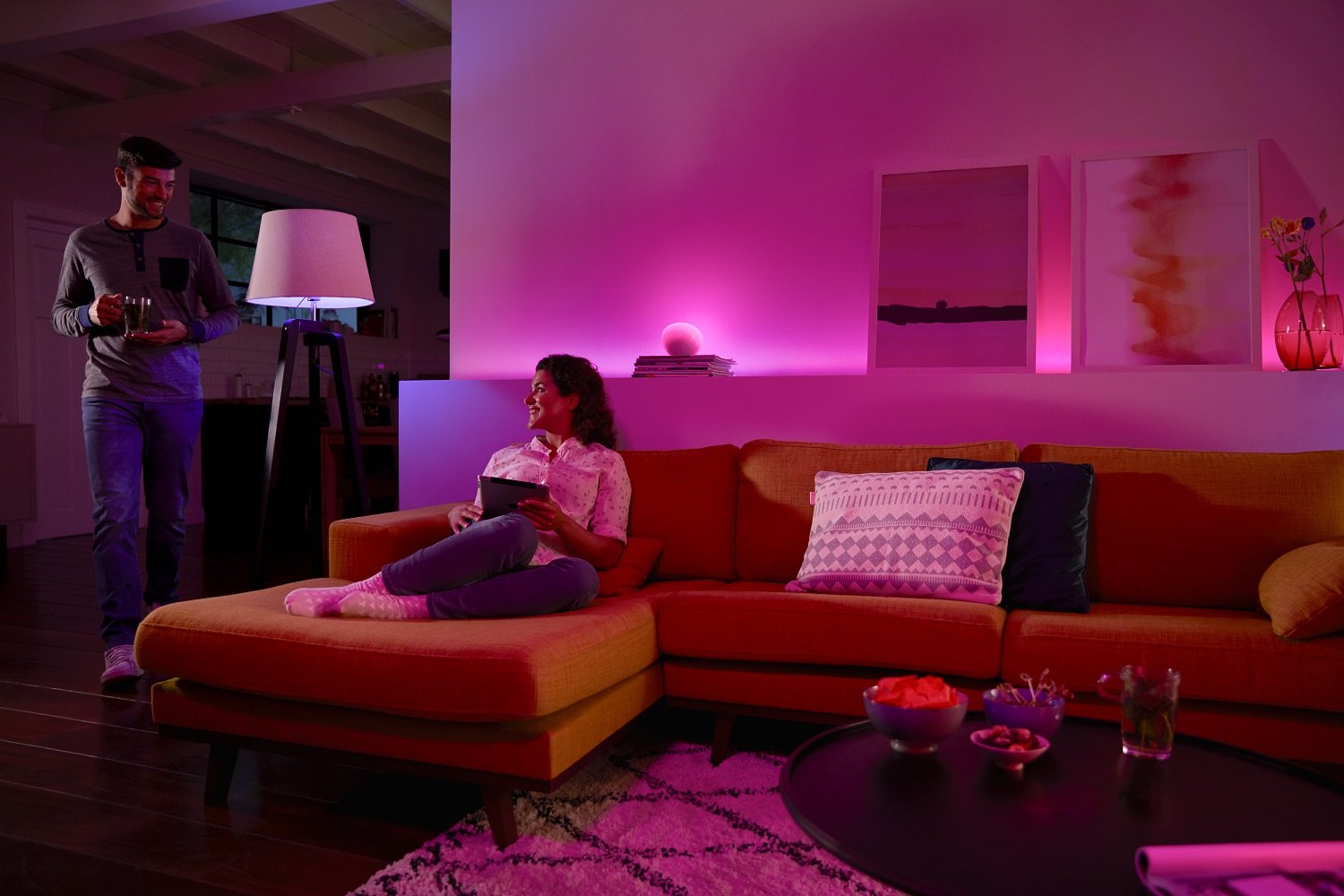 philips-hue-go-tischleuchte-tragbare-kabellose-led-leuchte-dimmbar-16-mio-farben image 3