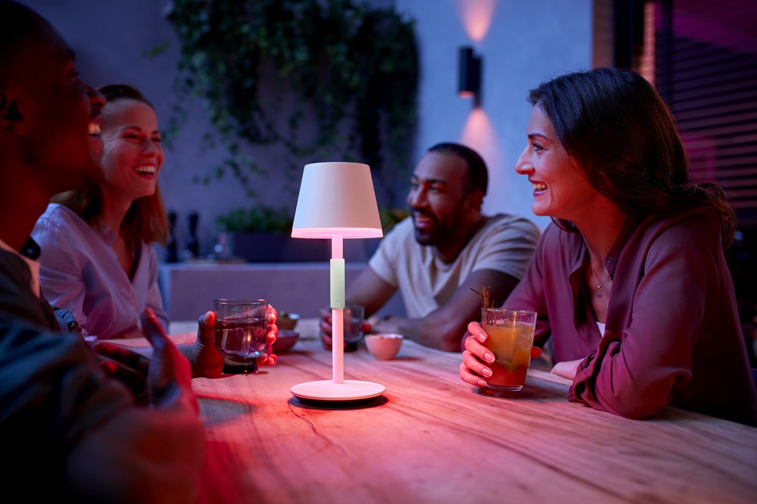 philips-hue-go-white-color-ambiance-tragbare-tischleuchte-530-lm-akku-bis-48h-ip image 4