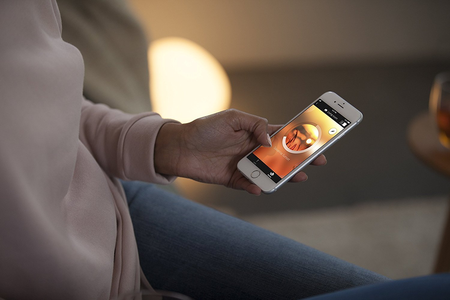 philips-hue-white-ambiance-led-lampe-e27-2er-starter-set-9-5-w-dimmbare-warm-bis image 8