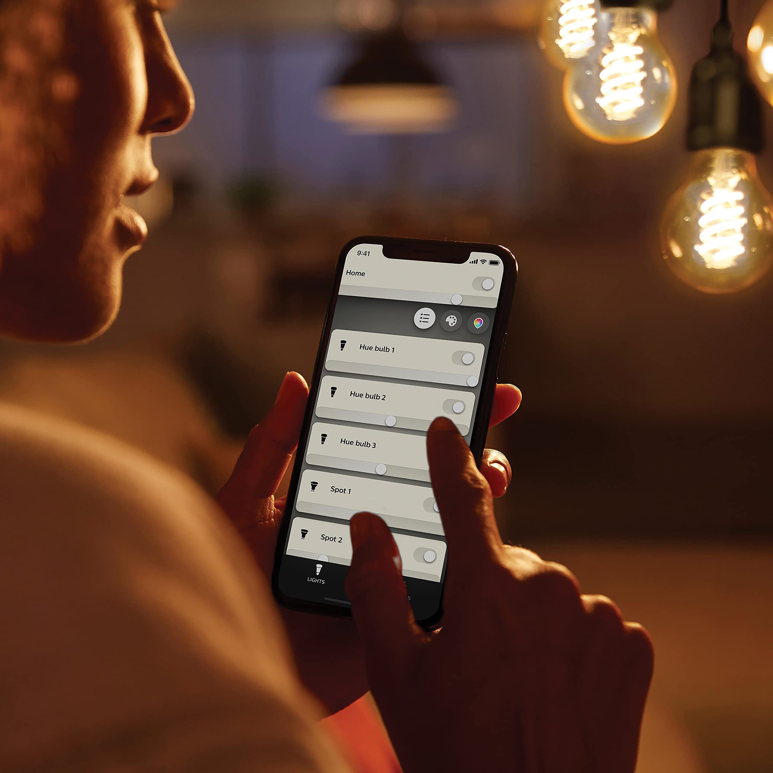 philips-hue-white-filament-vorteilspaket-e27-mit-2-filament-globe-lampen-g125-wa image 4