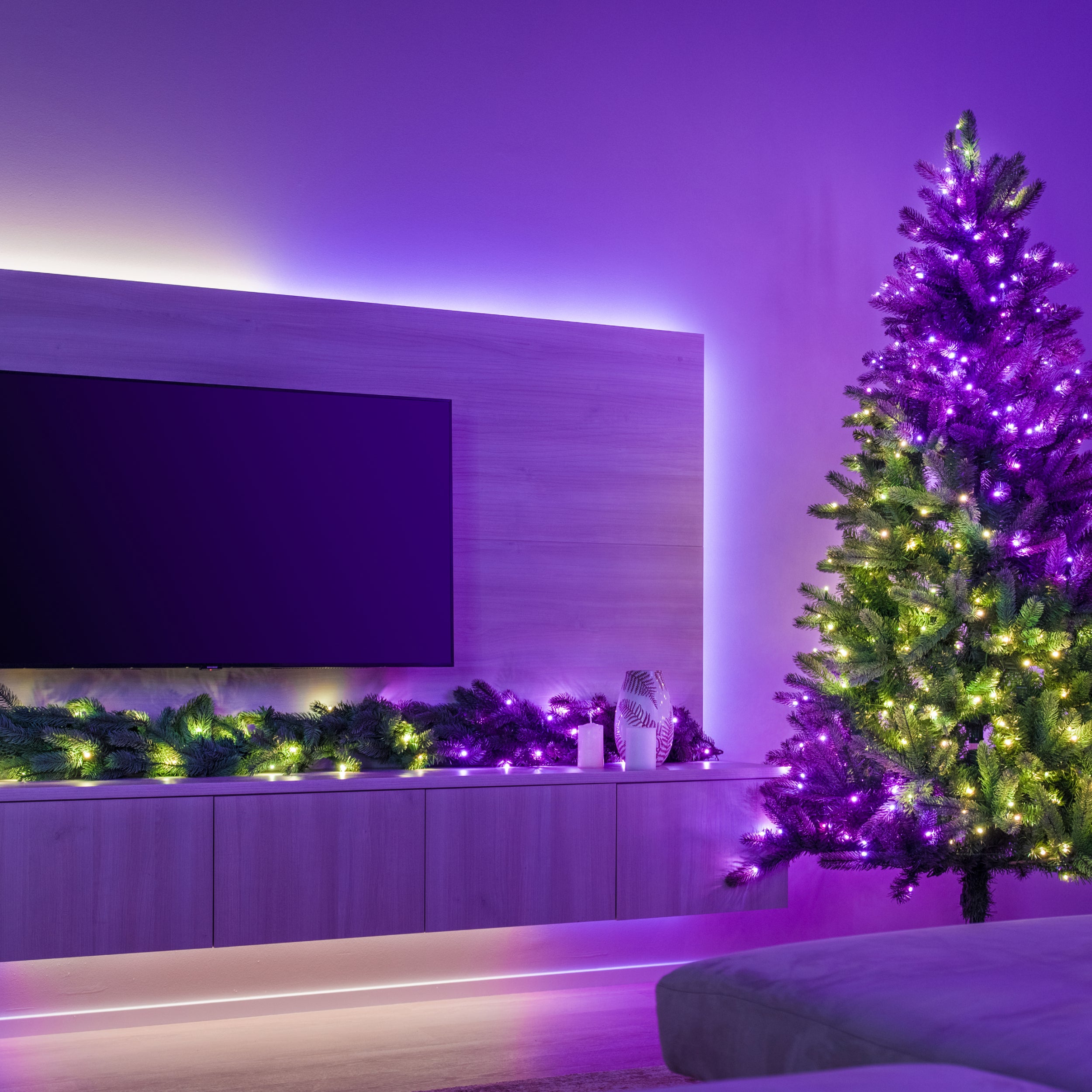 twinkly-pre-lit-garland-smart-led-lichtergirlande-app-gesteuert-16m-farben-inkl- image 4