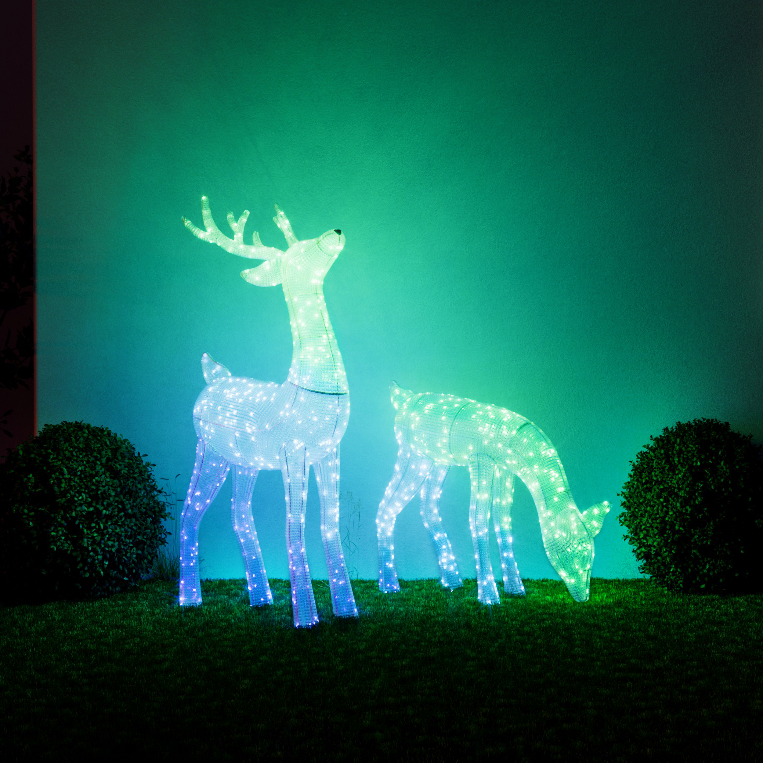 twinkly-reindeers-smart-led-rentier-figuren-set-stag-doe-3d-design-outdoor-ip44- image 4