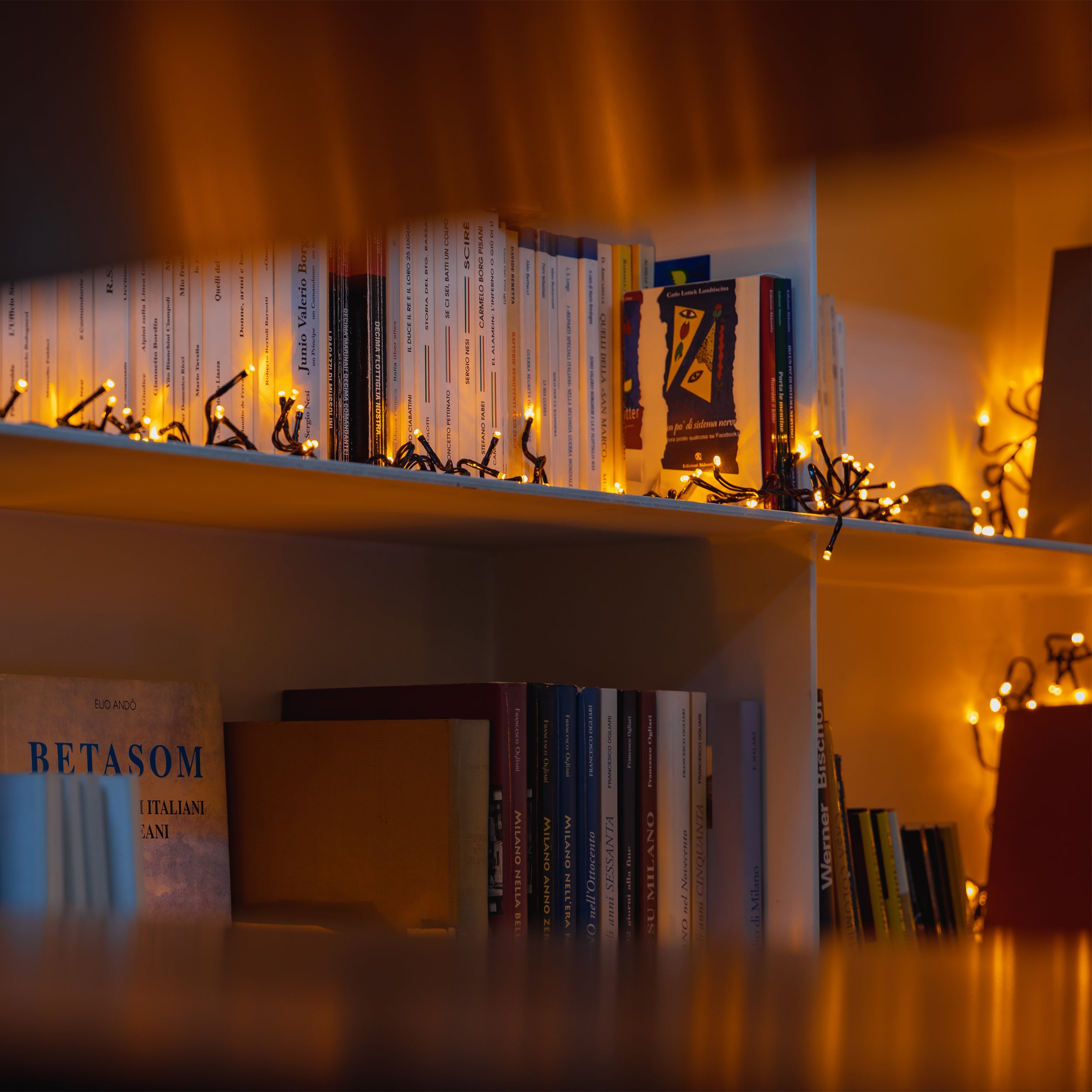 twinkly-cluster-gold-silver-led-lichterkette-mit-dichter-led-verteilung-in-gold- image 4