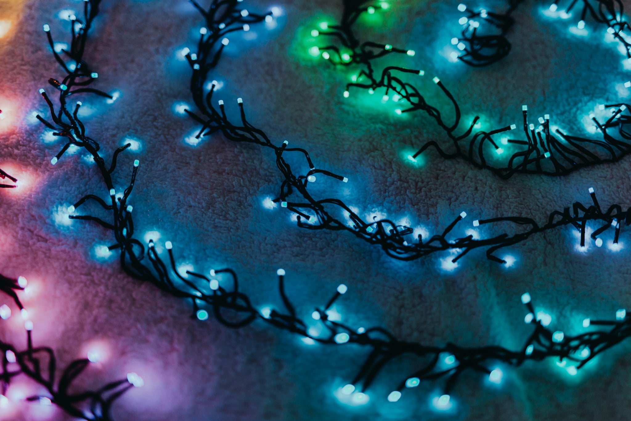 twinkly-cluster-multicolor-white-smarte-led-lichterkette-mit-dichter-led-verteil image 3