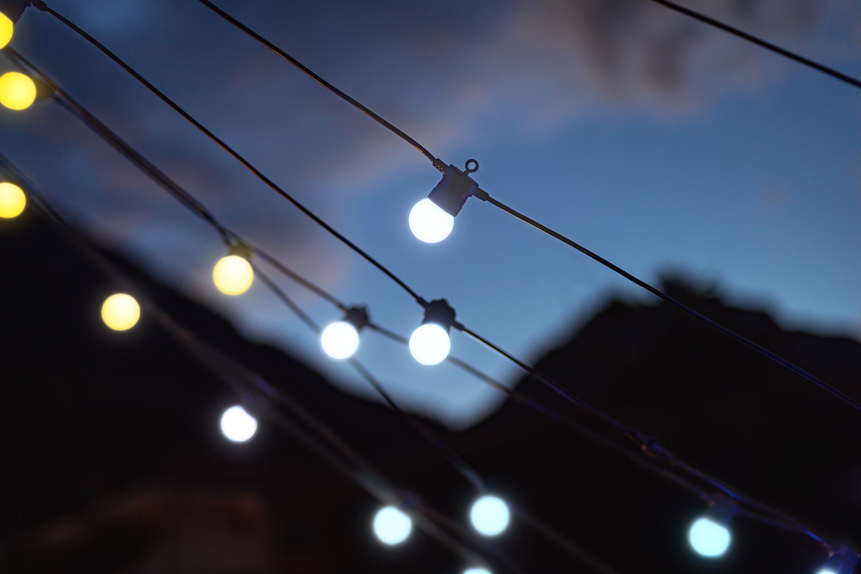 twinkly-festoon-gold-silver-smart-festoon-lichterkette-mit-gold-und-silbert-nen- image 1